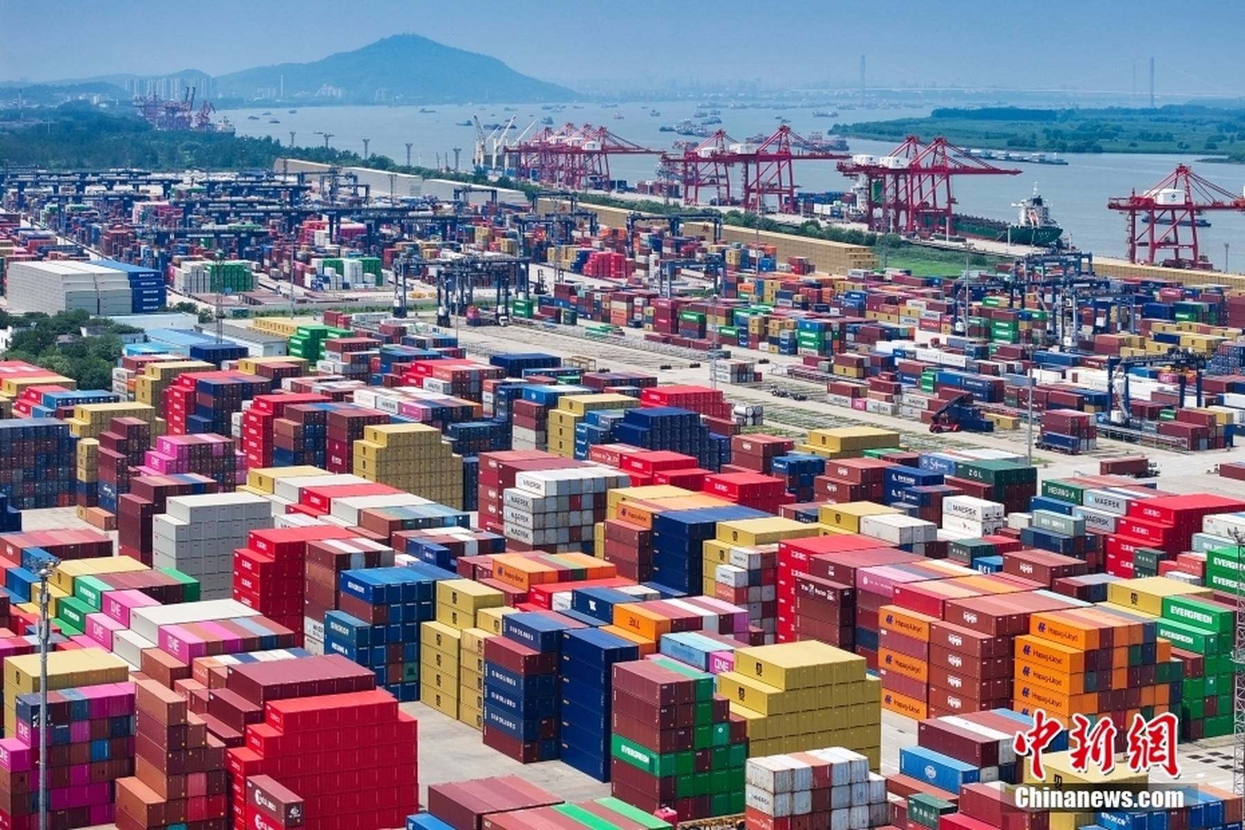 2025年上半年中國貨物貿(mào)易進(jìn)出口21.79萬億元 同比增長2.9%